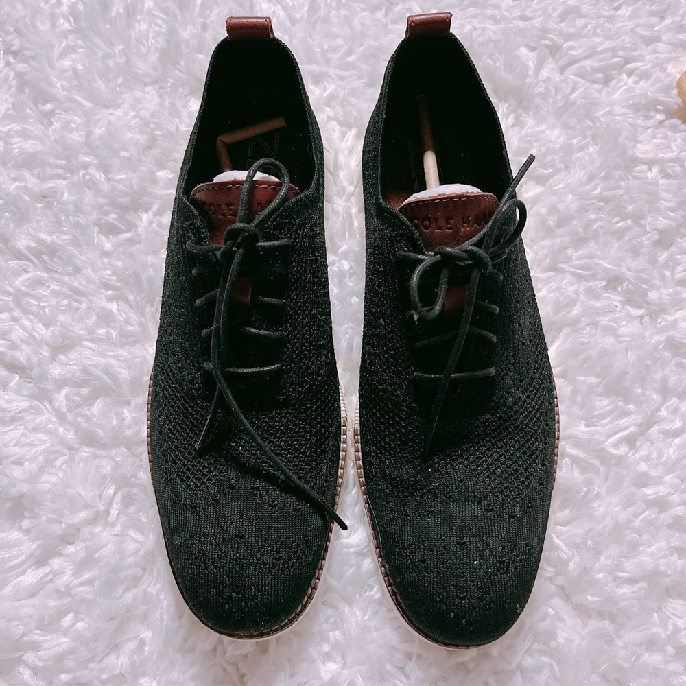 Cole Haan Black Comfortable Casual dress shoe in black